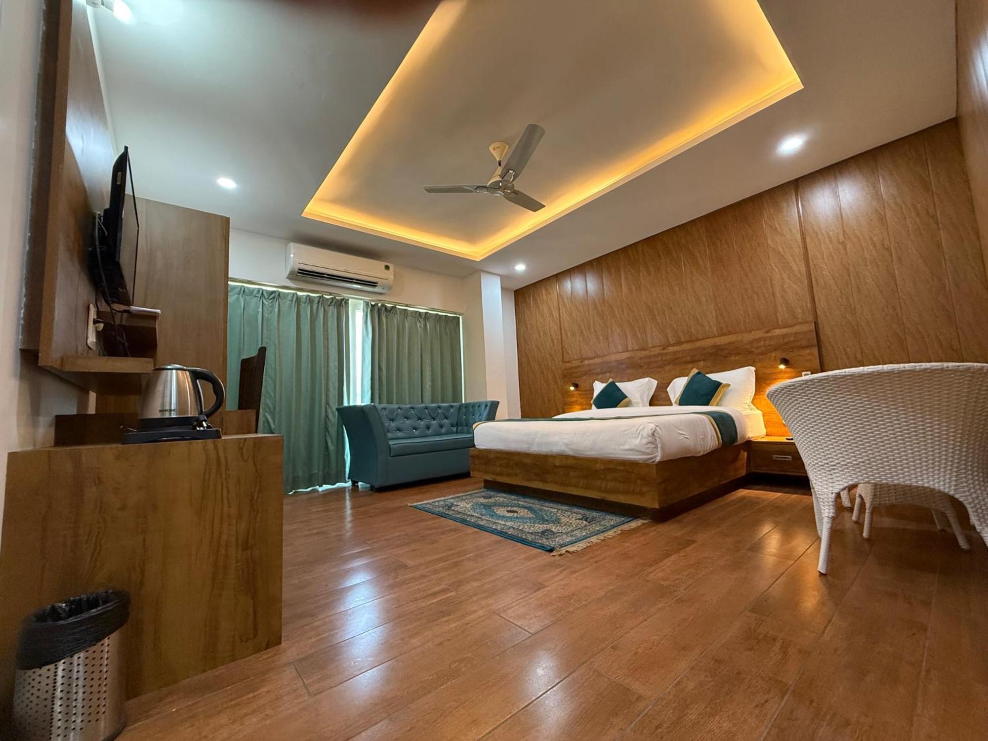 Hotel 7 Heaven 德拉敦 外观 照片